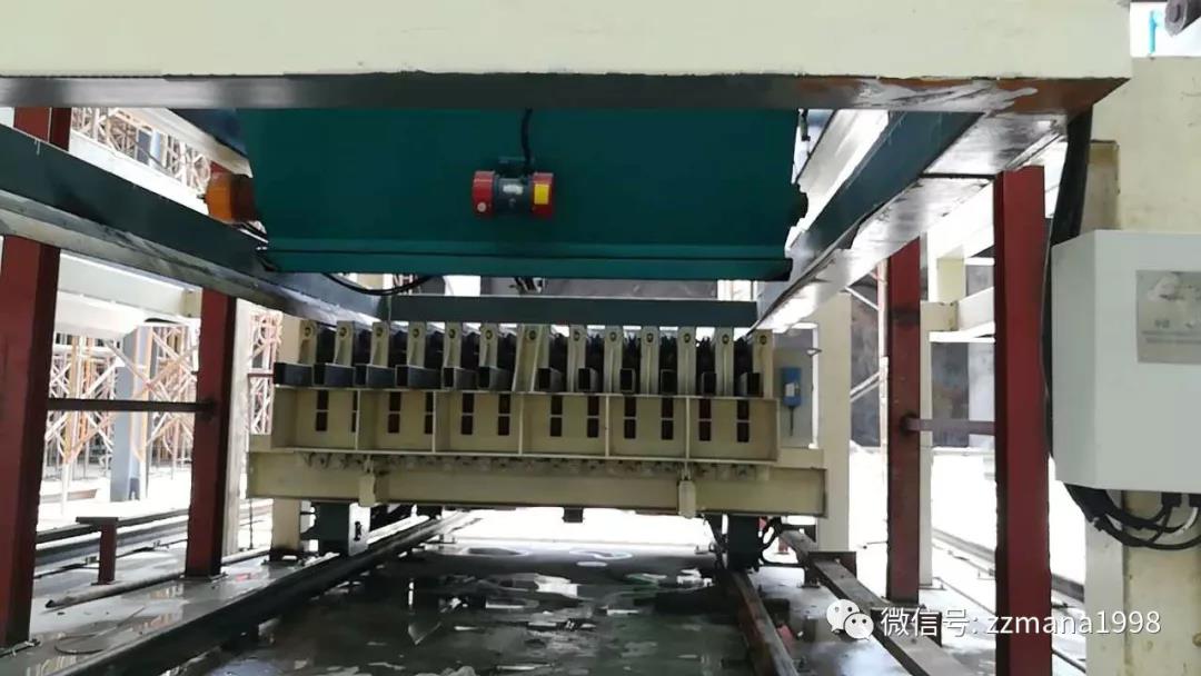 墻板生產線自動布料機 墻板生產線自動布料機