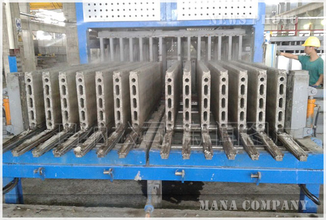 橢圓孔墻板生產(chǎn)線 橢圓孔墻板生產(chǎn)線